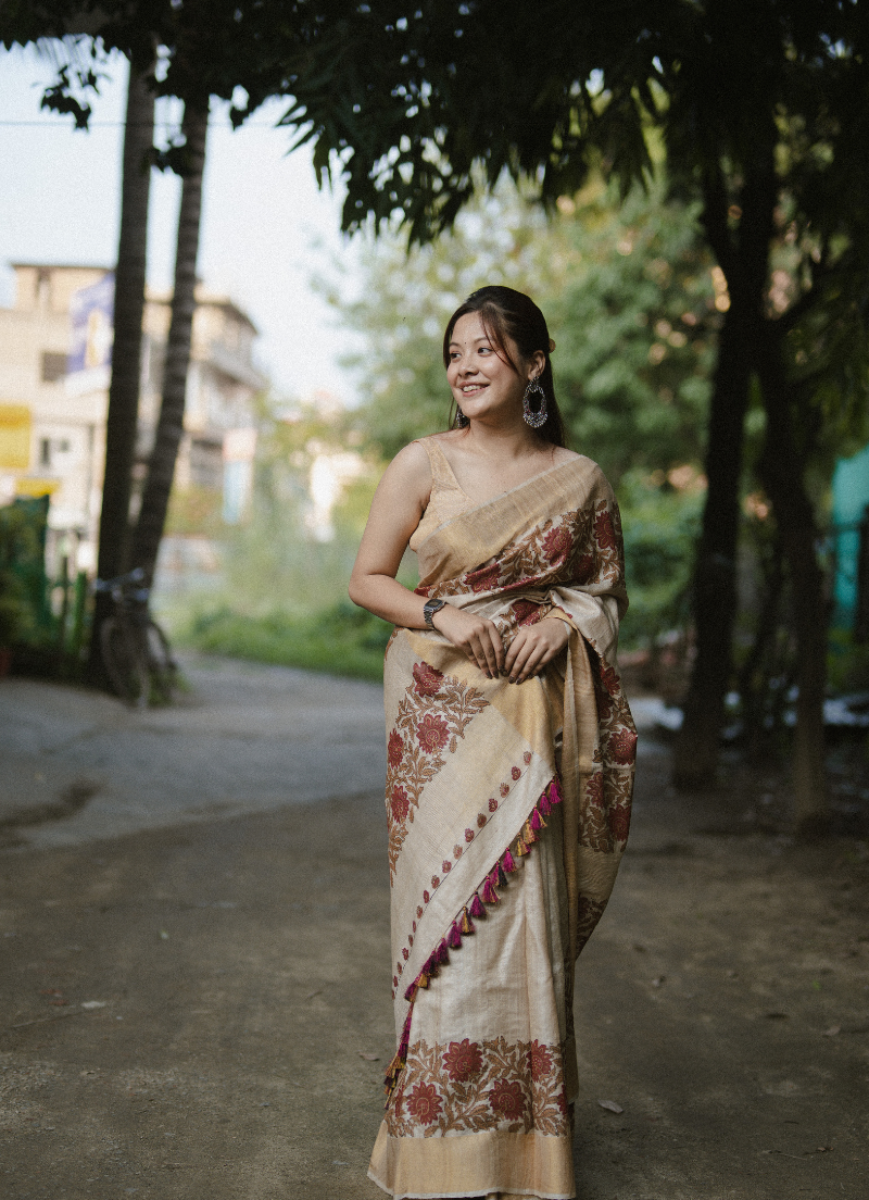 Pure Desi Tassar Silk Saree with floral design (Hand Block Print) - Image 2